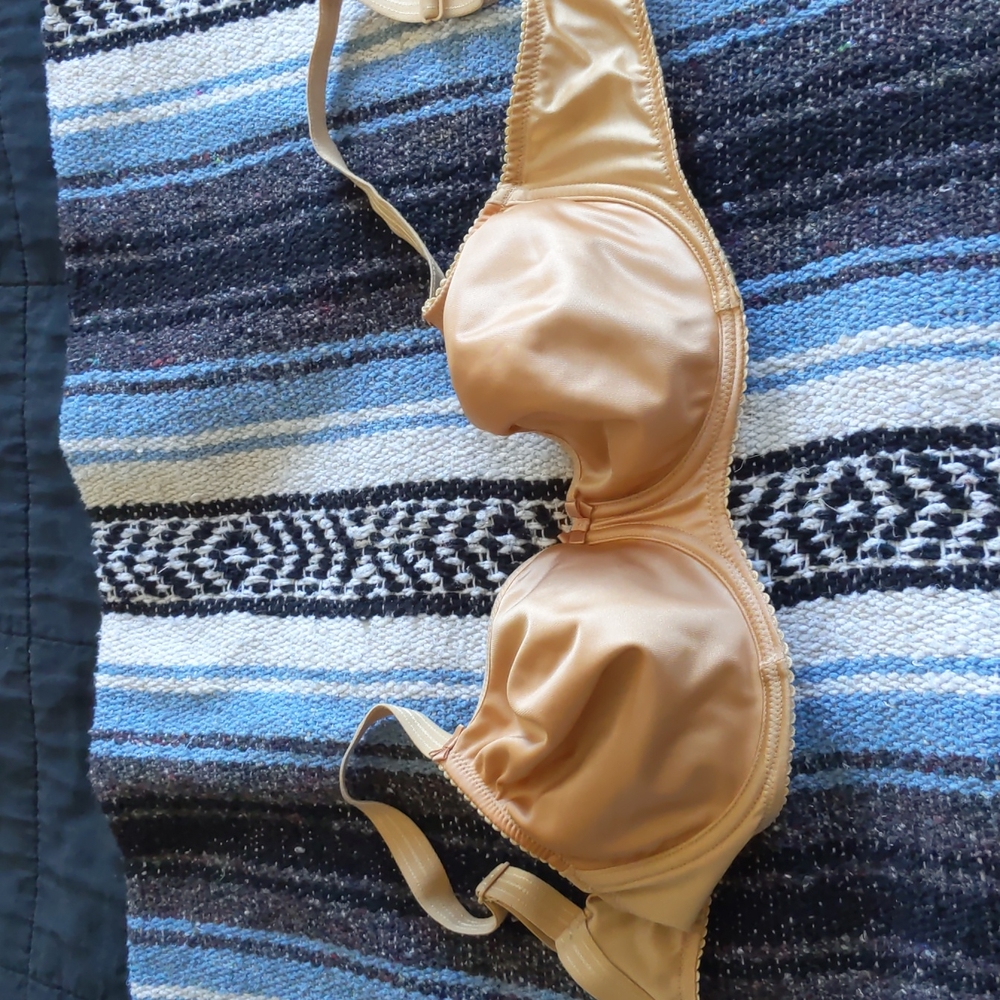 Tan Unlined Primadonna 32E Bra